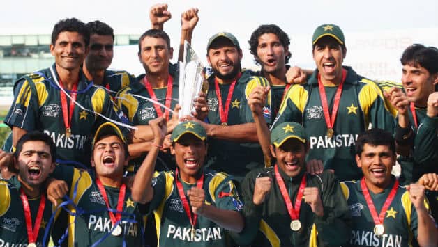 pakistan_lifted_t20_ICC_world_cup_2009